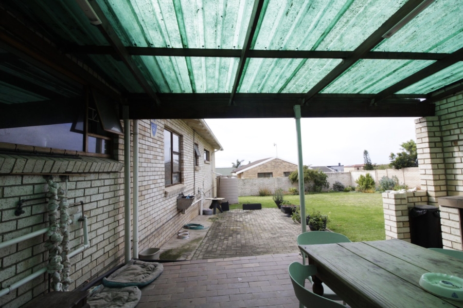 2 Bedroom Property for Sale in Wavecrest Eastern Cape